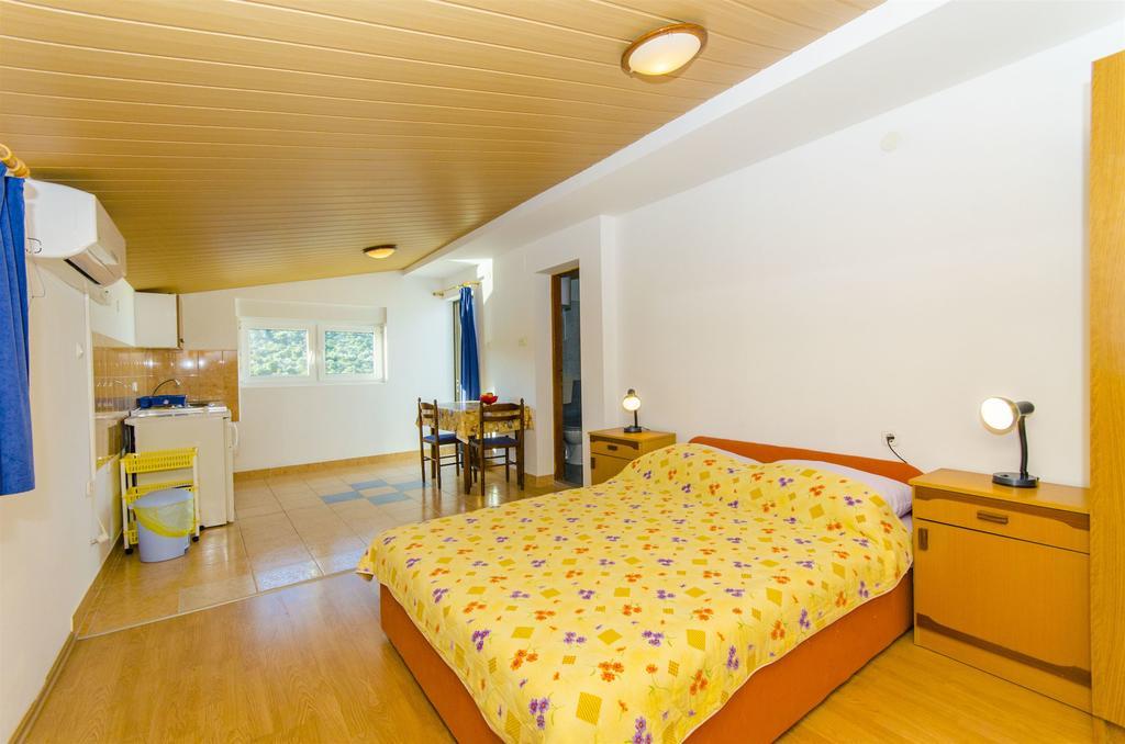 Apartments Nada Рогозница Екстериор снимка