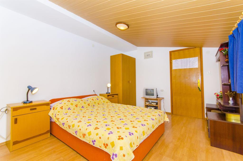 Apartments Nada Рогозница Екстериор снимка