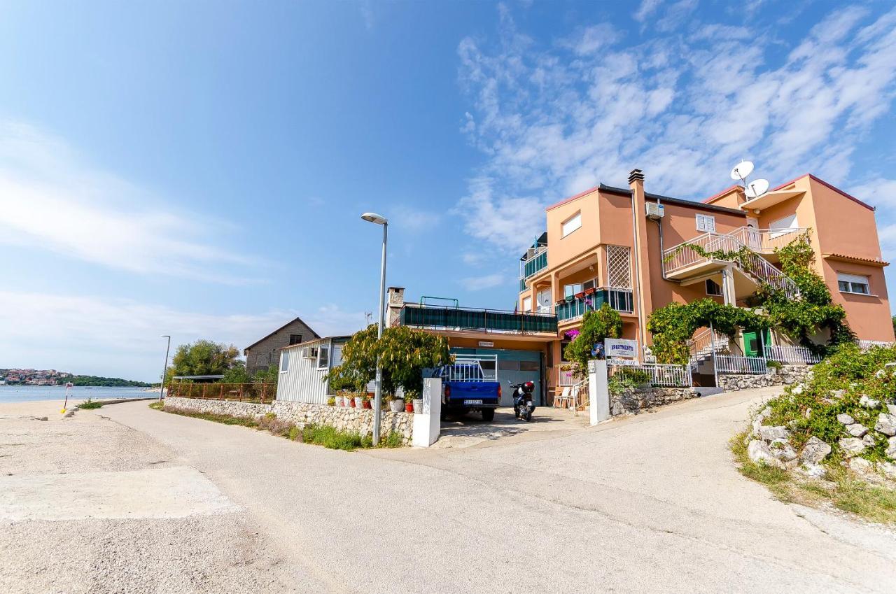 Apartments Nada Рогозница Екстериор снимка